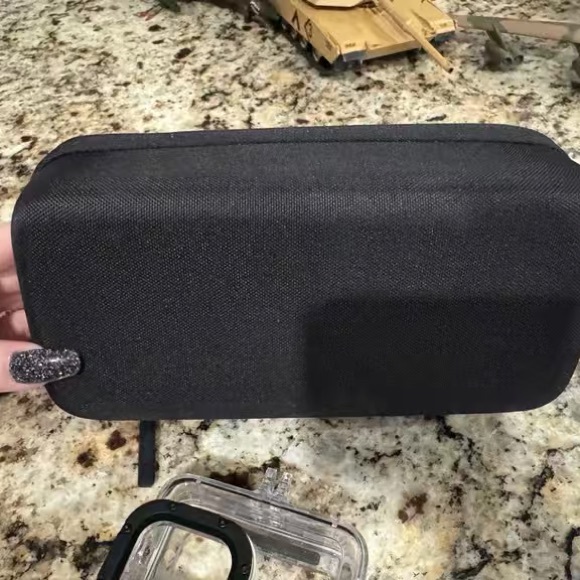 GoPro Black Underwater Camera Set with Accessories - Picture 10 of 10